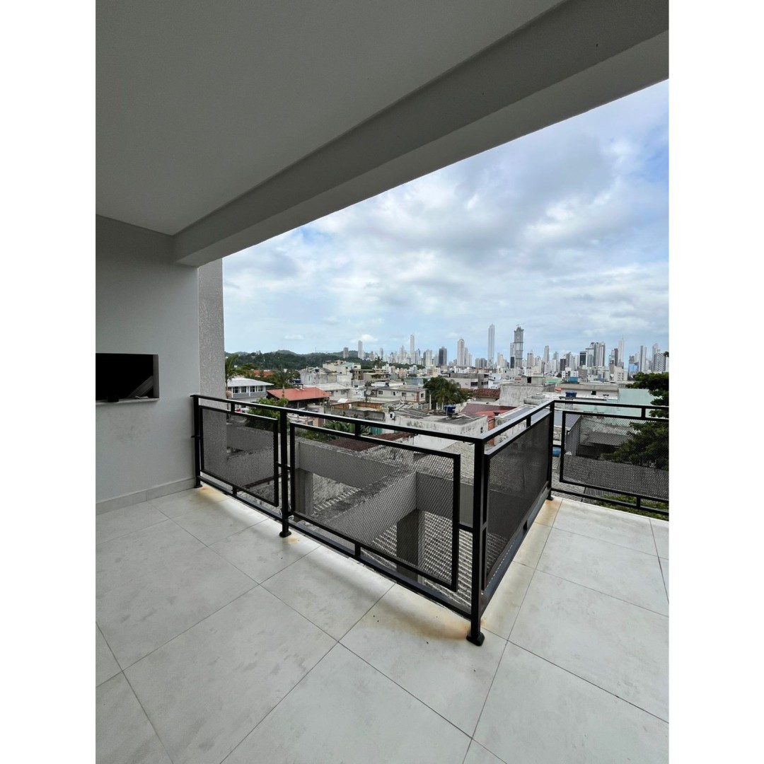 Casa com 3 suites e 4 vagas de garagem no Bairro das Nações