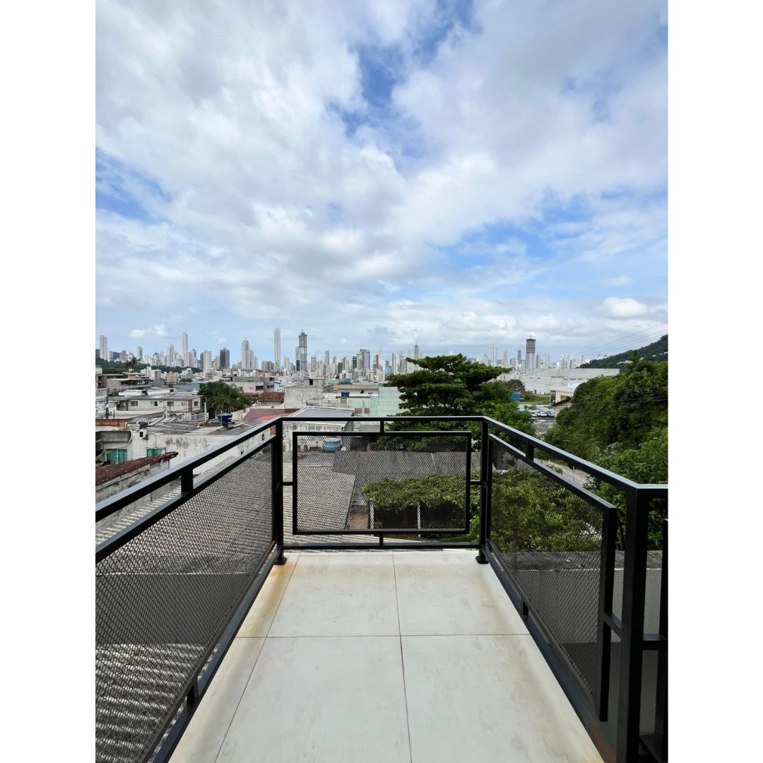 Casa com 3 suites e 4 vagas de garagem no Bairro das Nações