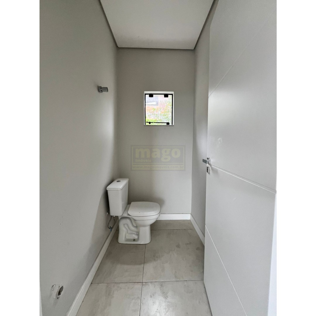 Casa com 3 suites e 4 vagas de garagem no Bairro das Nações