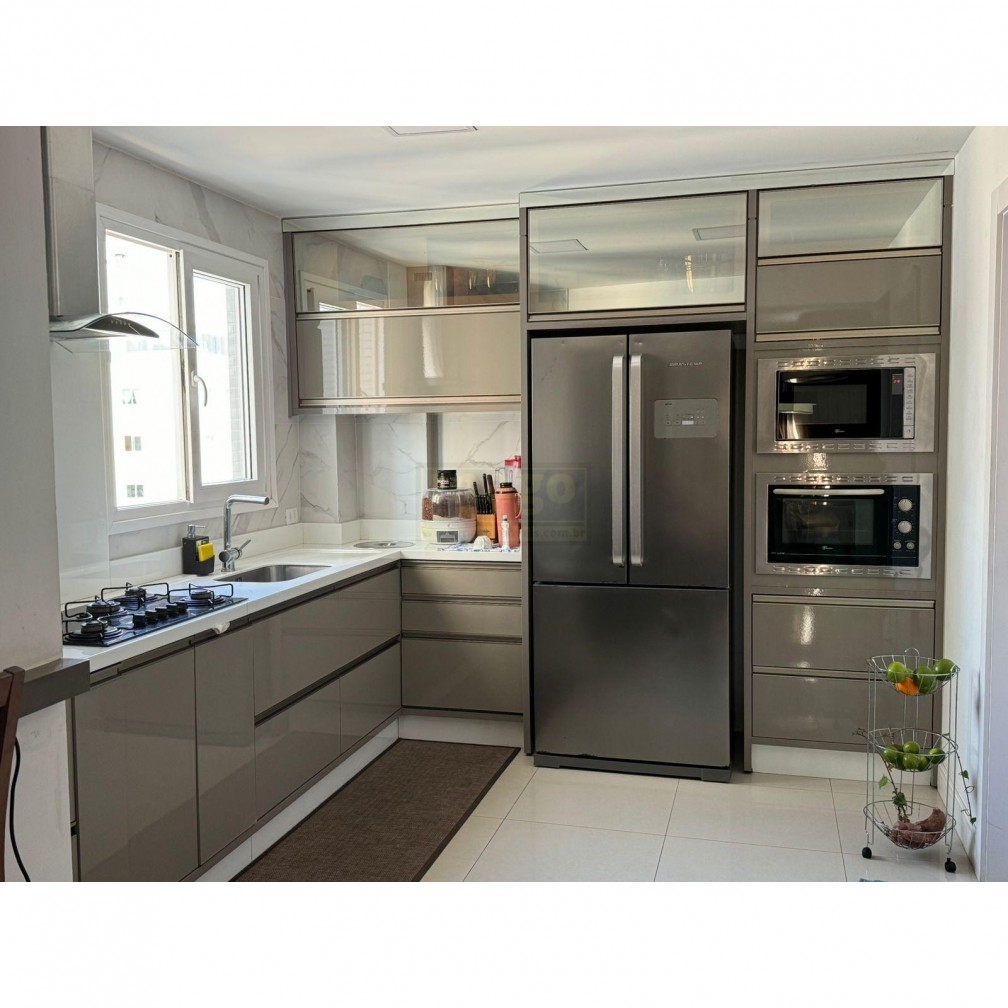 Apartamento com 3 suites e Sacada com Vista para toda cidade