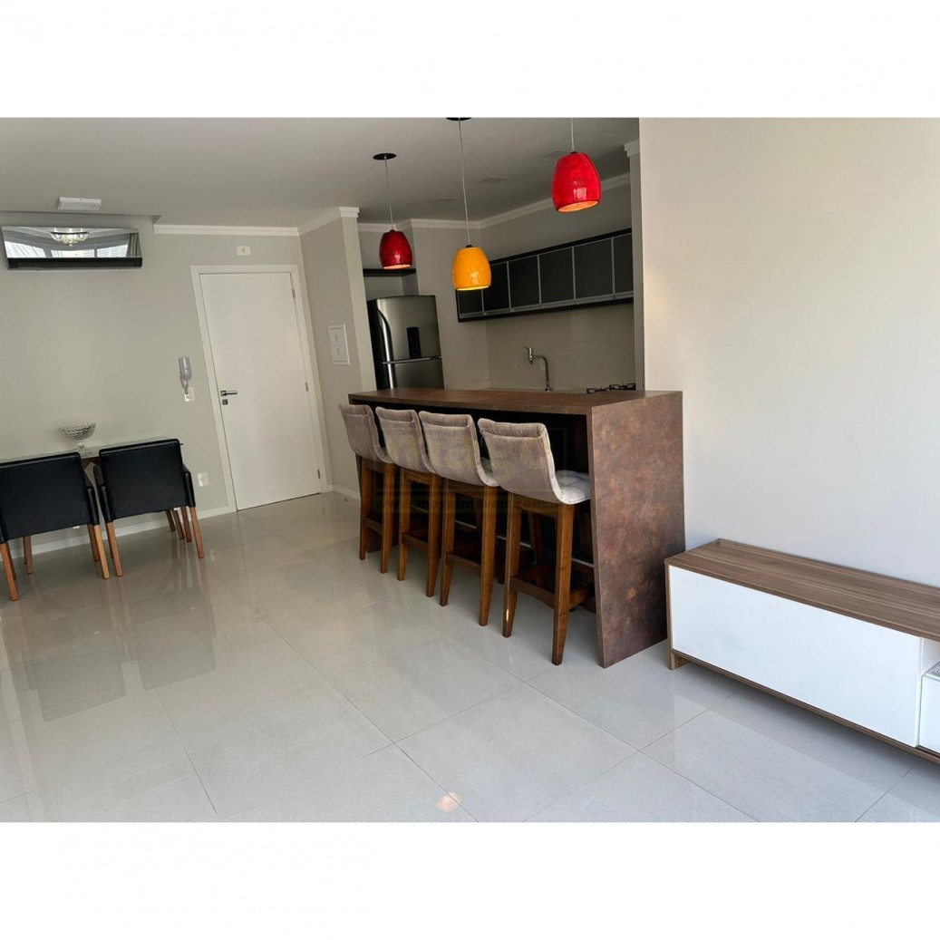 Apartamento em Condomínio nas Nações com 1 suite para Venda