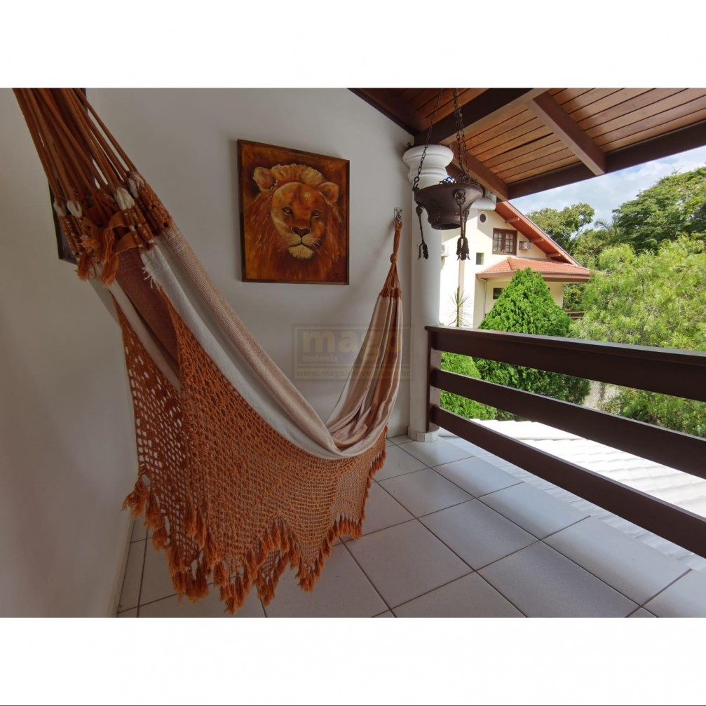 Casa em Taquaras com 5 suítes para venda
