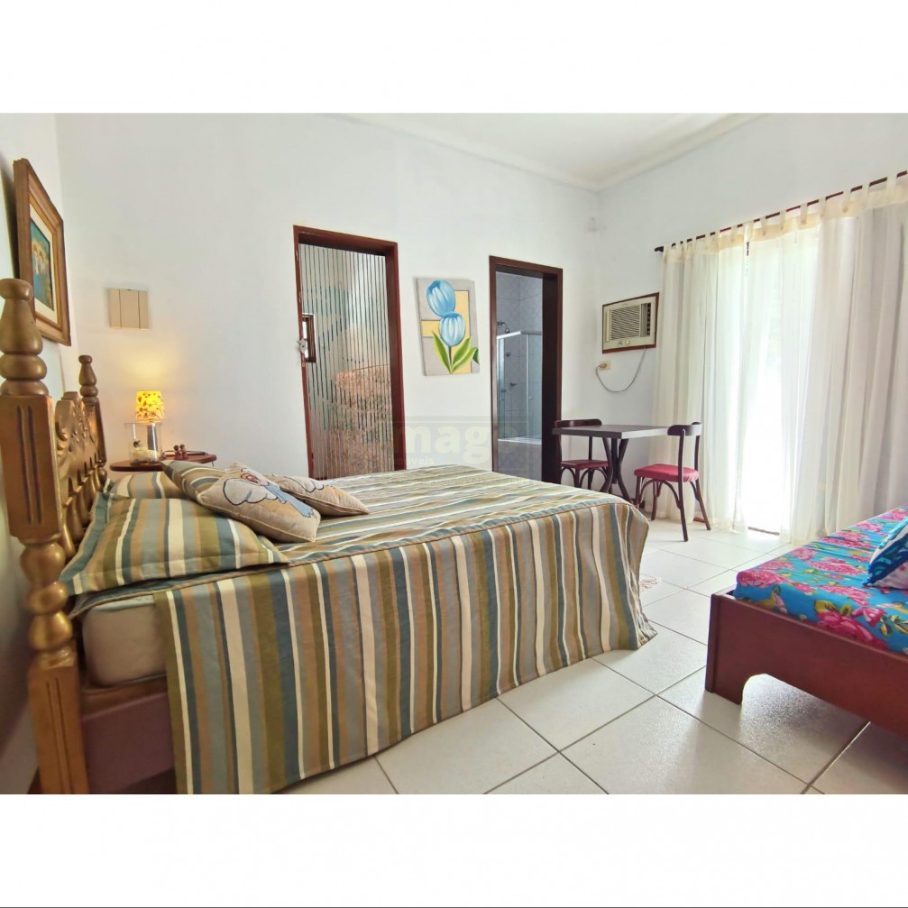 Casa em Taquaras com 5 suítes para venda