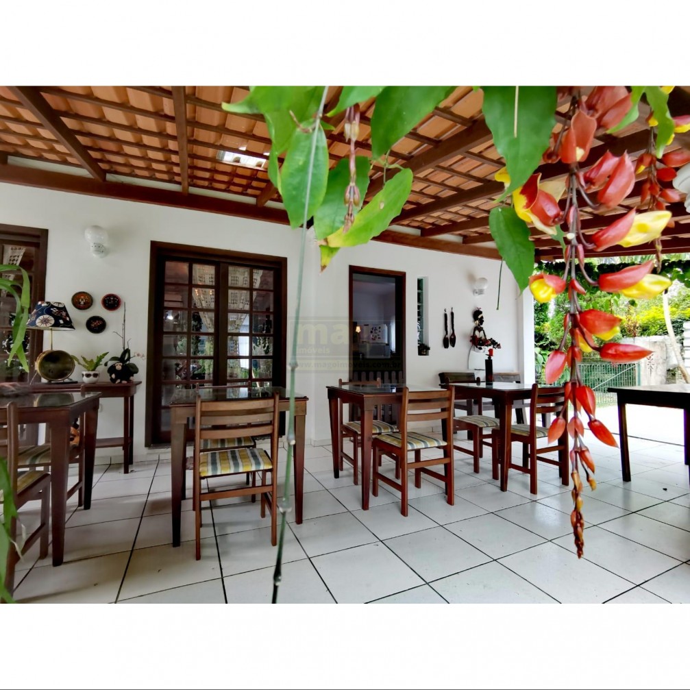 Casa em Taquaras com 5 suítes para venda