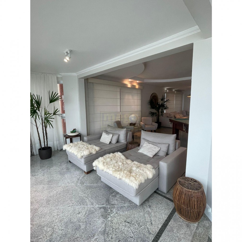 Apartamento 3 suítes para Locação Anual no bairro Centro em Balneário Camboriú