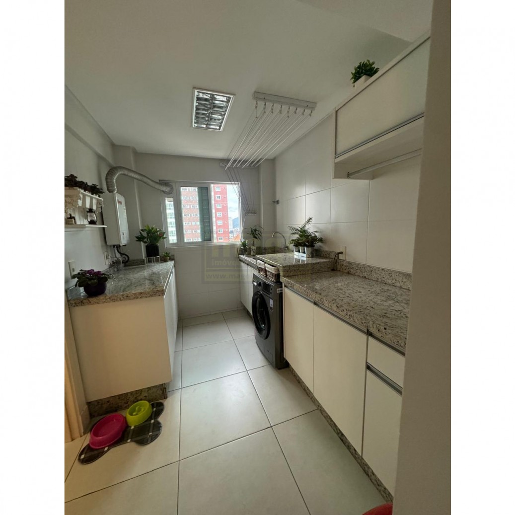 Apartamento mobiliado e decorado com suíte para venda 