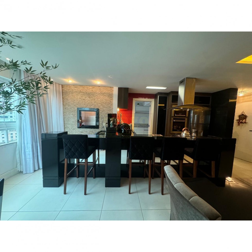 Apartamento mobiliado e decorado com suíte para venda 
