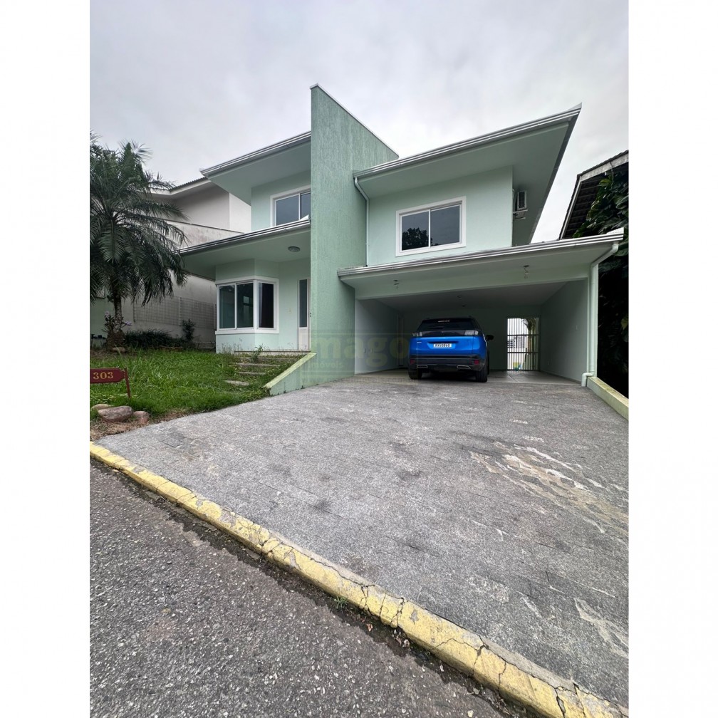 Casa para Locação Anual no bairro Ariribá em Balneário Camboriú