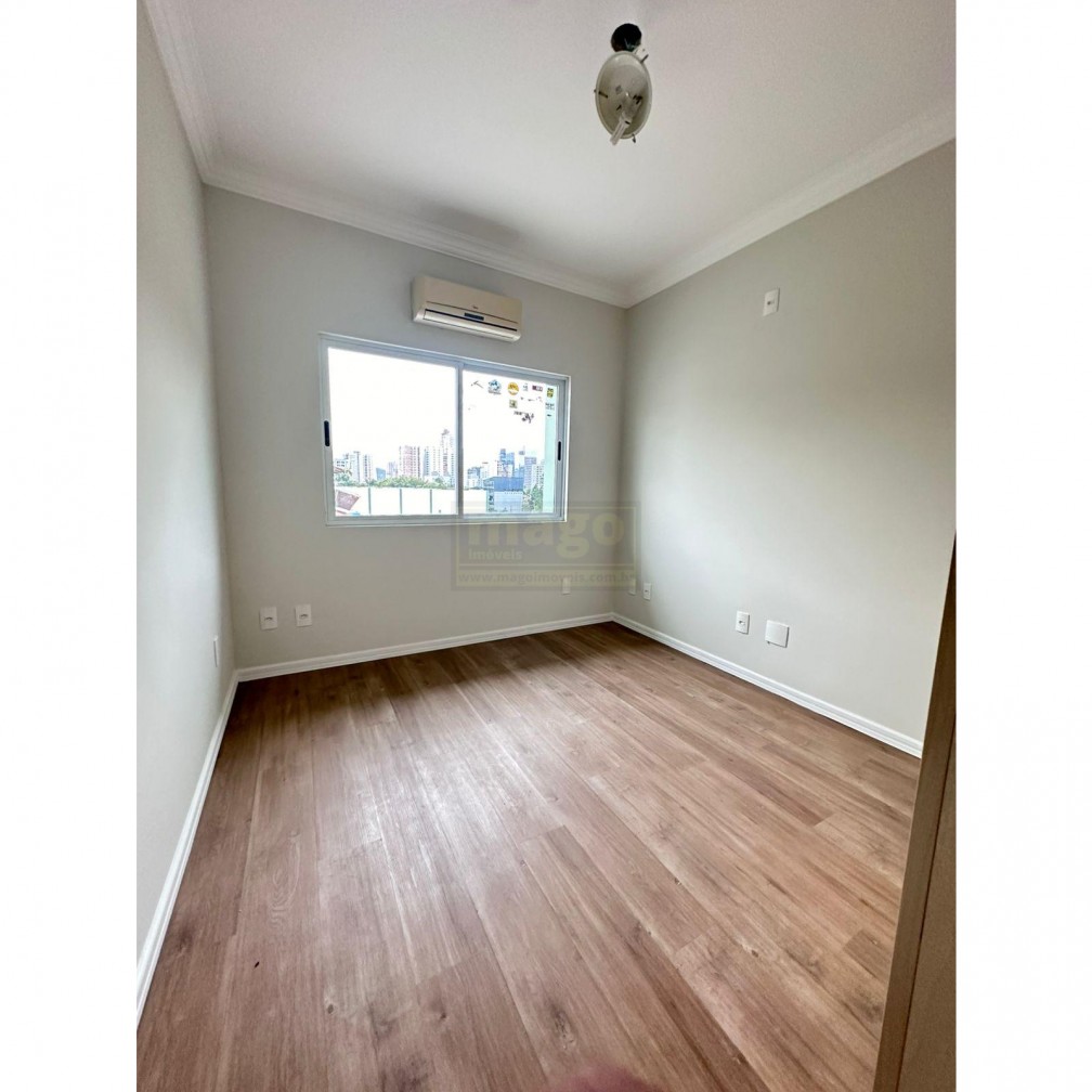 Casa para Locação Anual no bairro Ariribá em Balneário Camboriú
