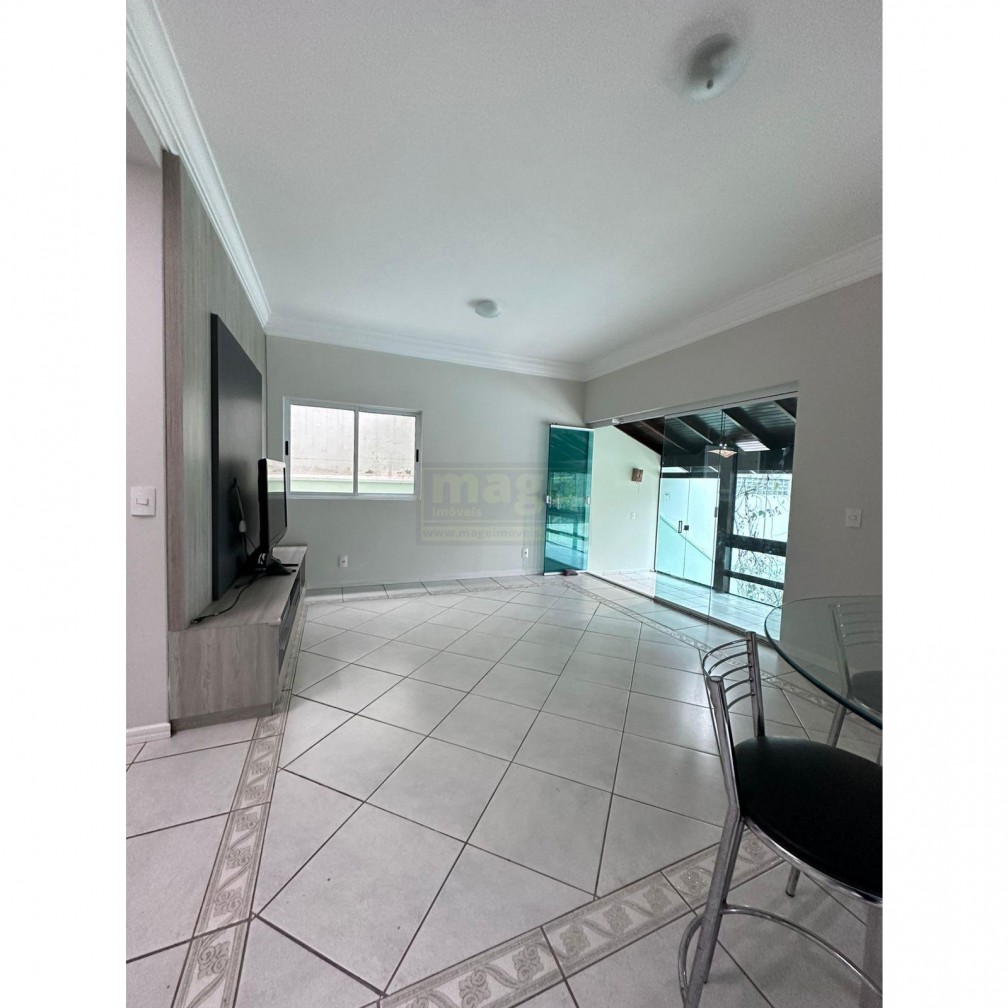 Casa para Locação Anual no bairro Ariribá em Balneário Camboriú
