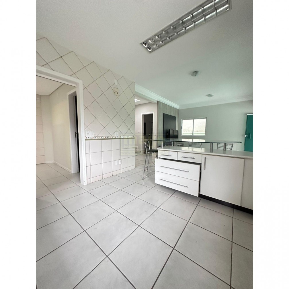 Casa para Locação Anual no bairro Ariribá em Balneário Camboriú