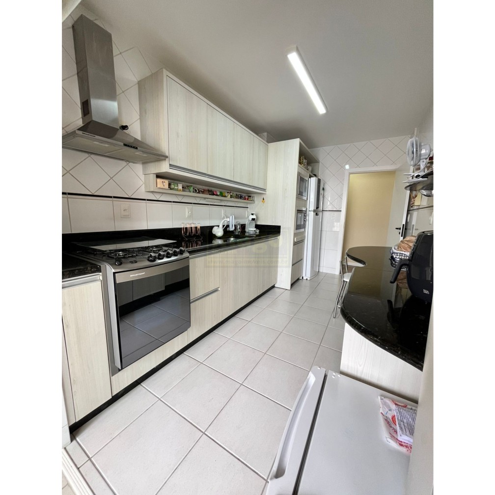 Apartamento 2 quartos para Venda no bairro Centro em Balneário Camboriú