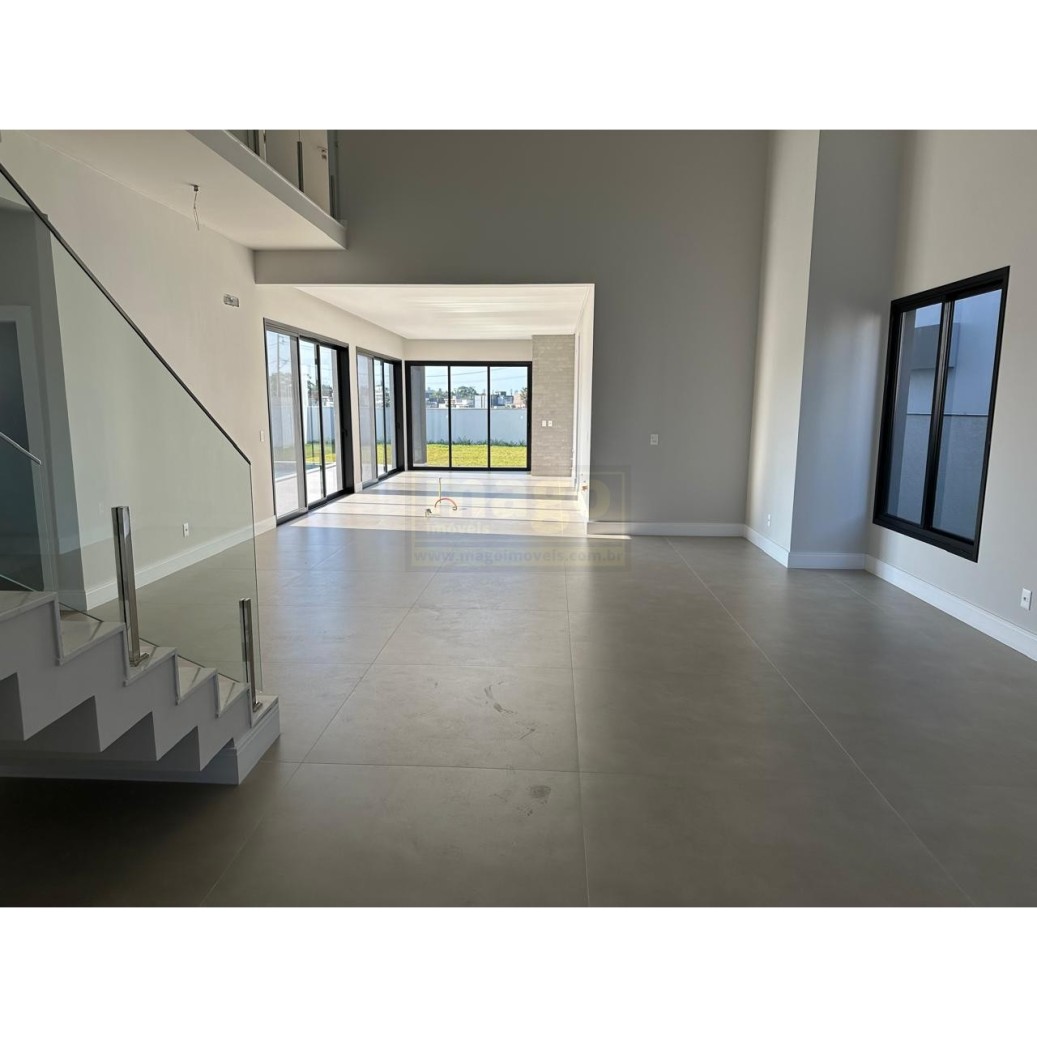Casa 4 suítes para Venda no bairro Santa Regina em Camboriú