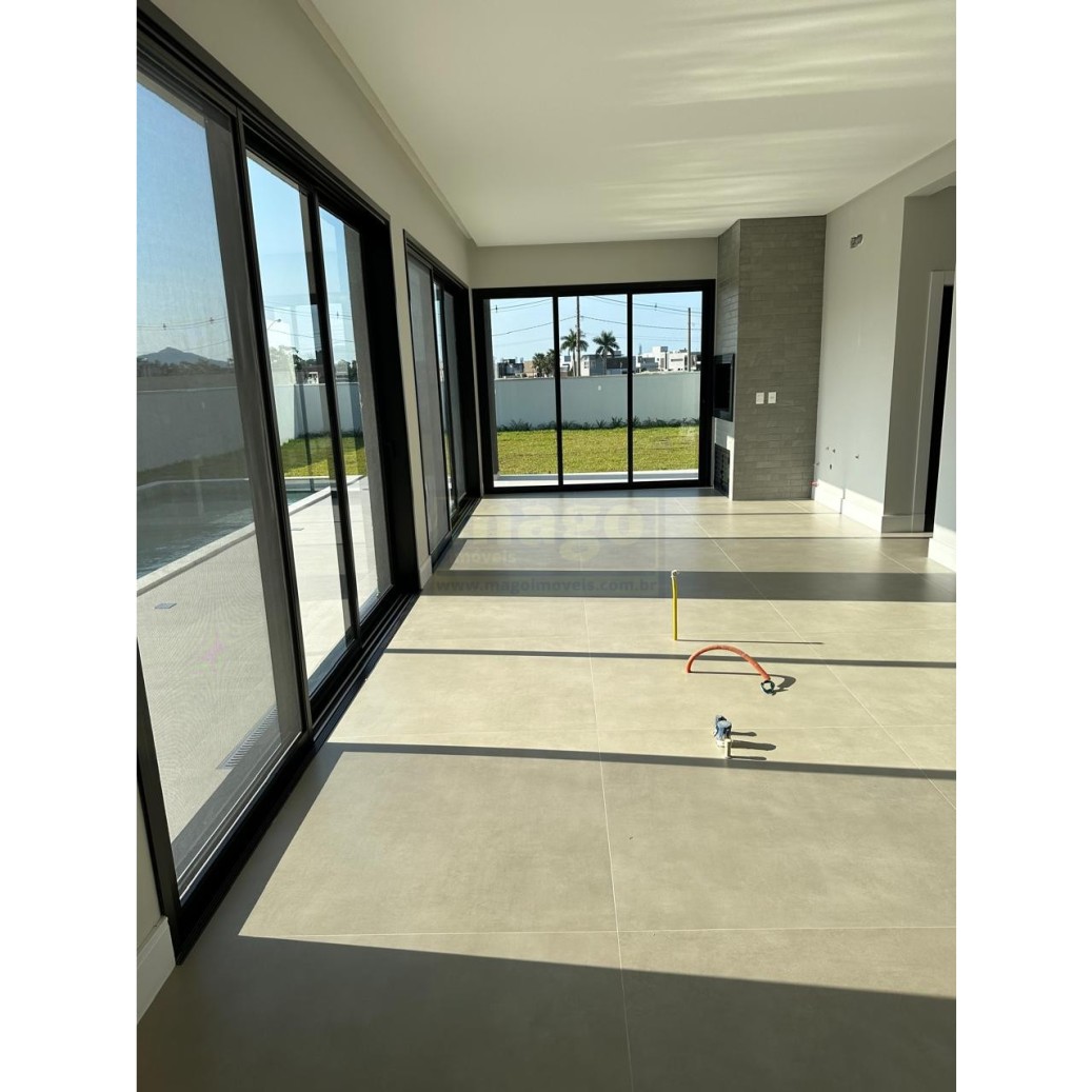 Casa 4 suítes para Venda no bairro Santa Regina em Camboriú