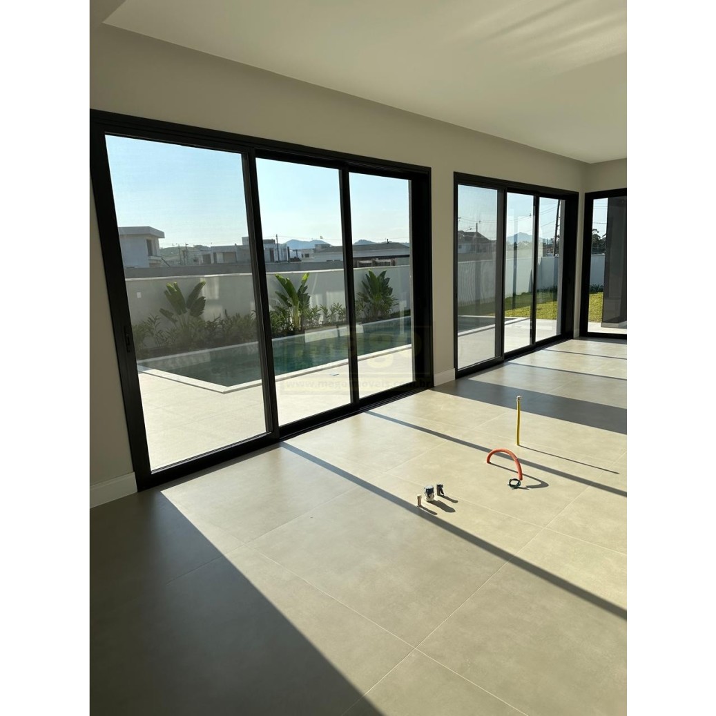 Casa 4 suítes para Venda no bairro Santa Regina em Camboriú