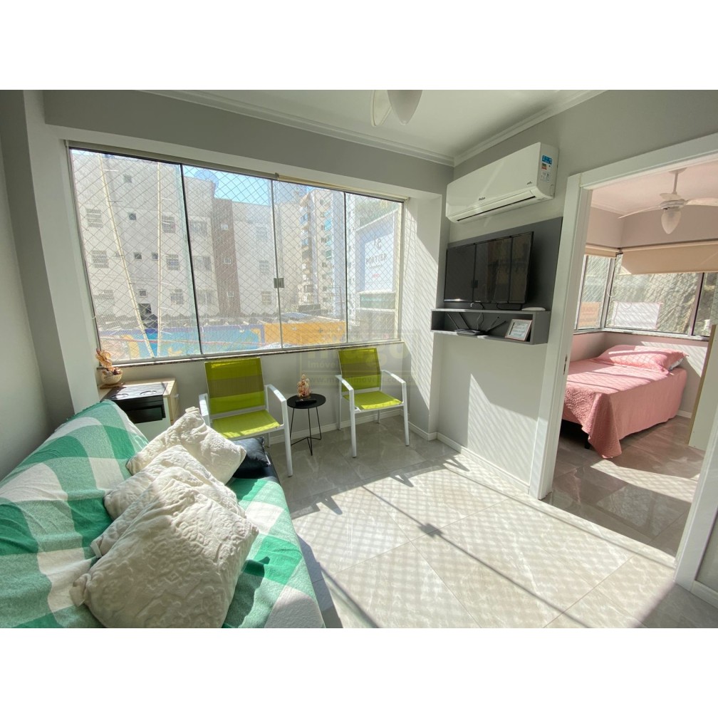 Apartamento com 02 dormitórios + 01 suíte à venda na Av Brasil em Balneário Camboriú