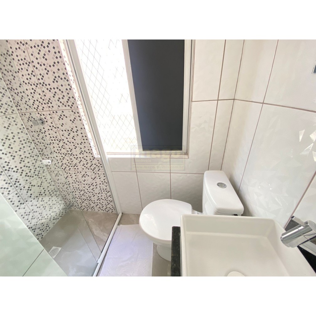 Apartamento com 02 dormitórios + 01 suíte à venda na Av Brasil em Balneário Camboriú