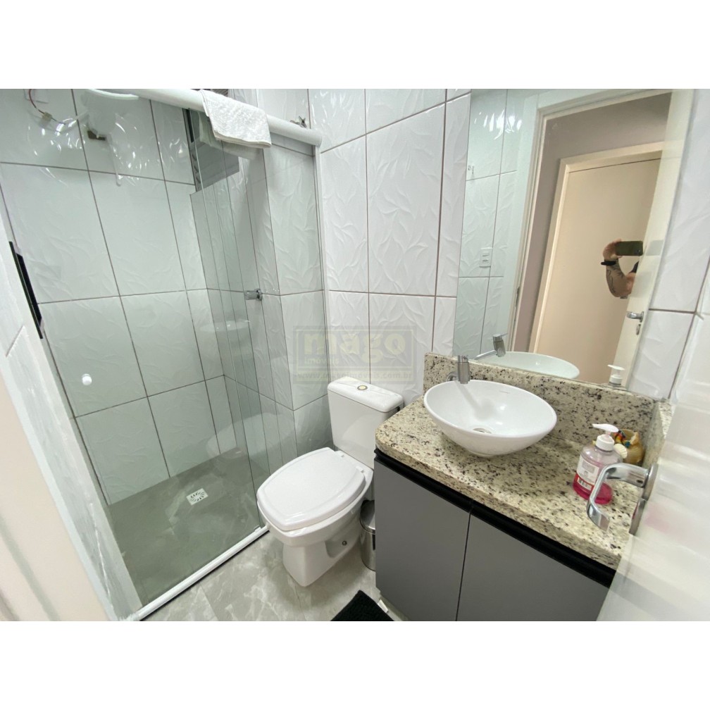 Apartamento com 02 dormitórios + 01 suíte à venda na Av Brasil em Balneário Camboriú
