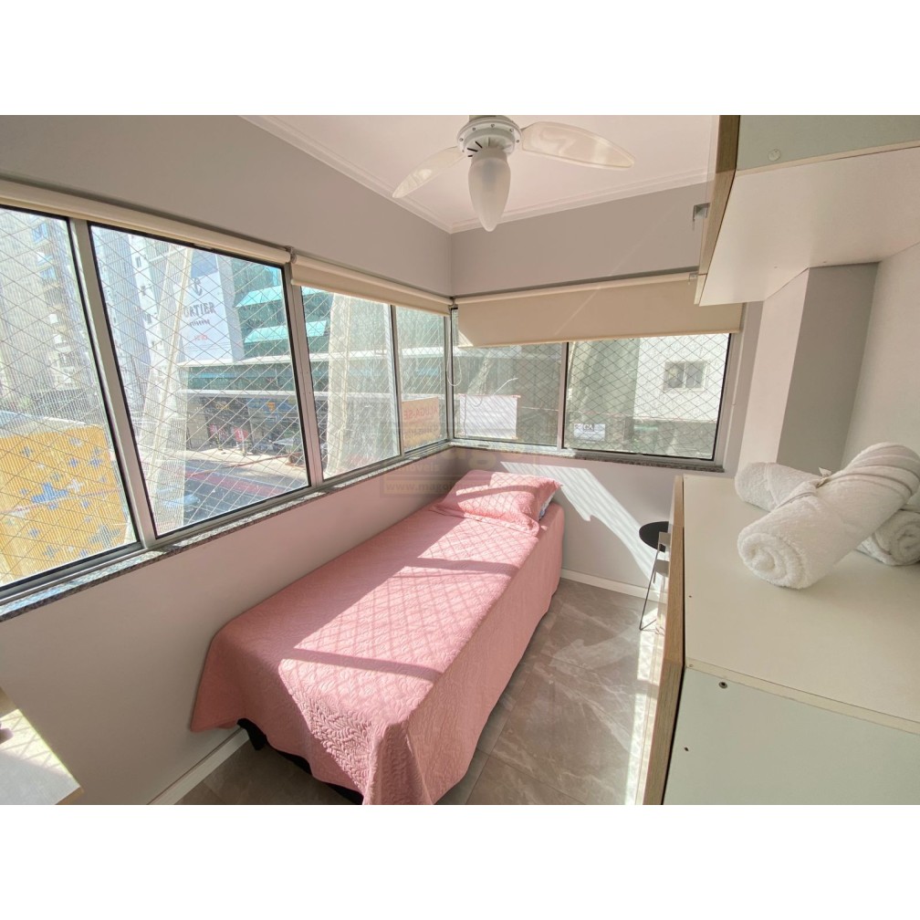 Apartamento com 02 dormitórios + 01 suíte à venda na Av Brasil em Balneário Camboriú