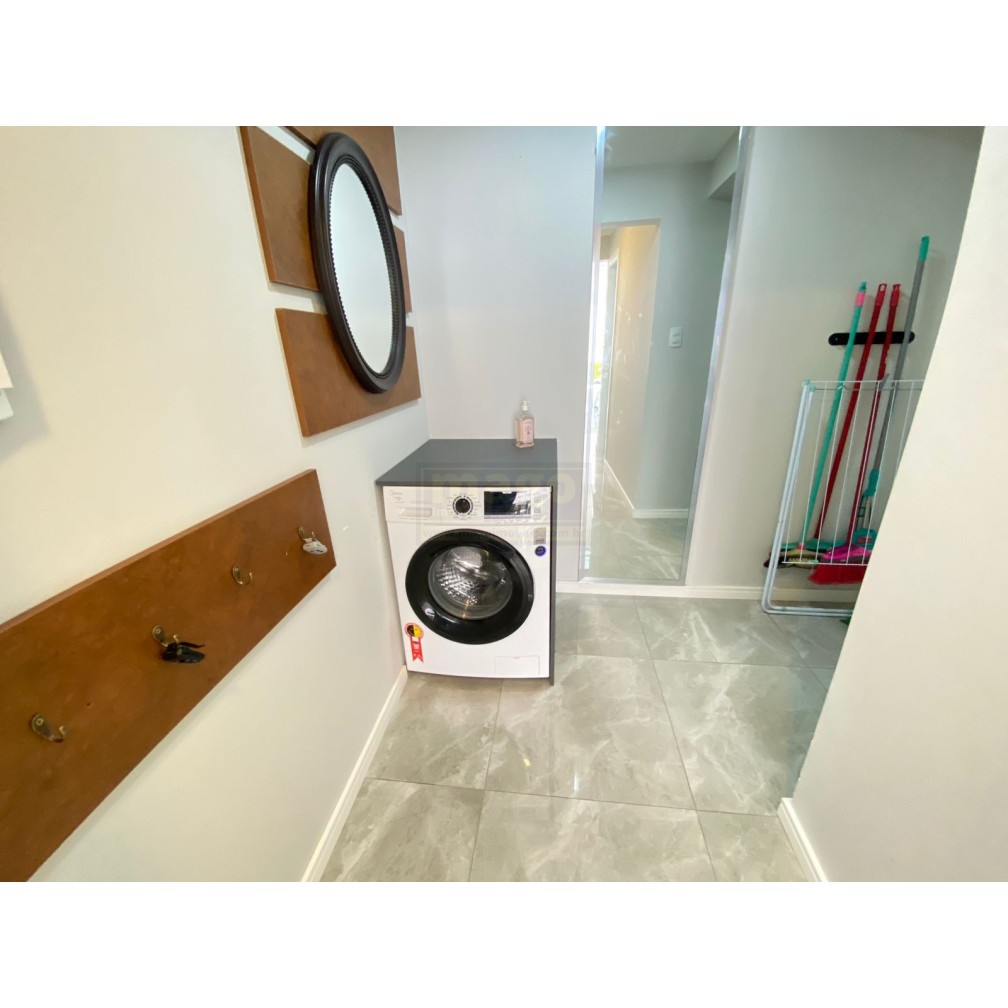Apartamento com 02 dormitórios + 01 suíte à venda na Av Brasil em Balneário Camboriú