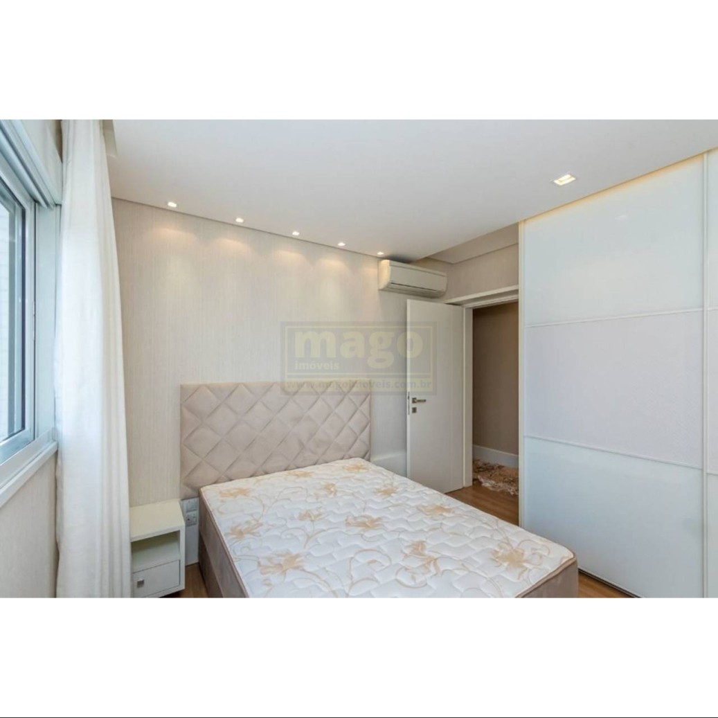 Apartamento com vista mar mobiliado e decorado com 4 vagas de garagem
