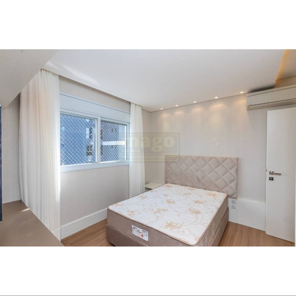 Apartamento com vista mar mobiliado e decorado com 4 vagas de garagem