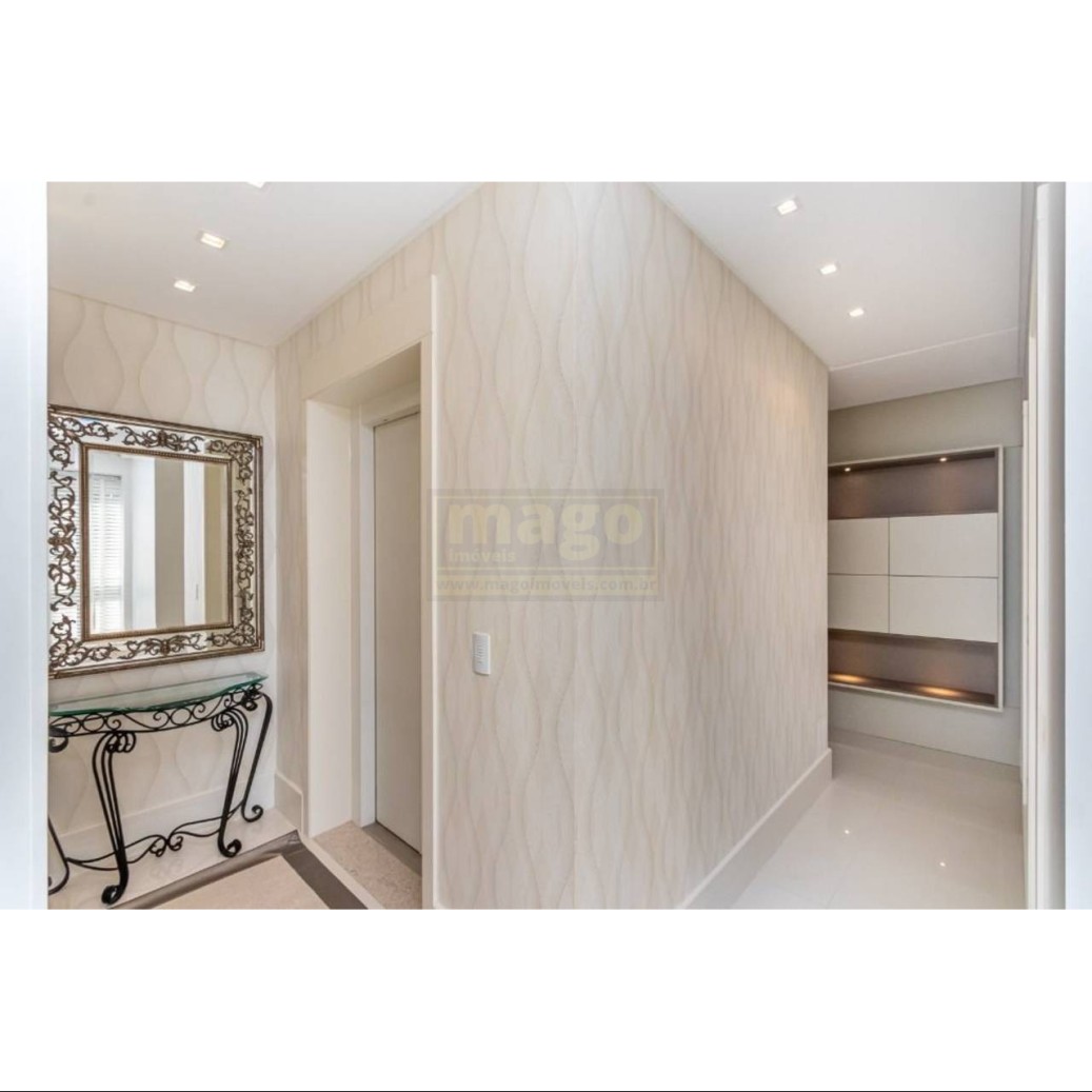 Apartamento com vista mar mobiliado e decorado com 4 vagas de garagem