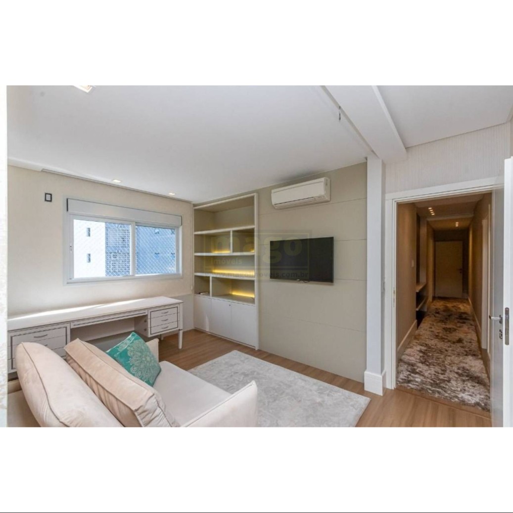 Apartamento com vista mar mobiliado e decorado com 4 vagas de garagem