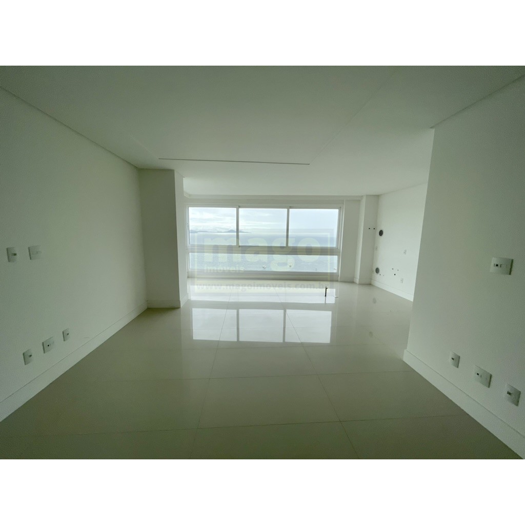 Triplex Frente Mar com 7 suítes em Balneário Camboriú