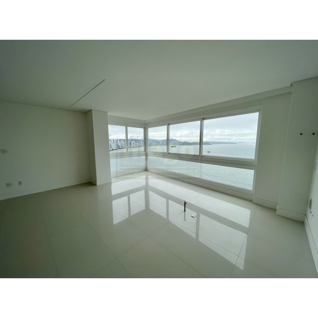 Triplex Frente Mar com 7 suítes em Balneário Camboriú