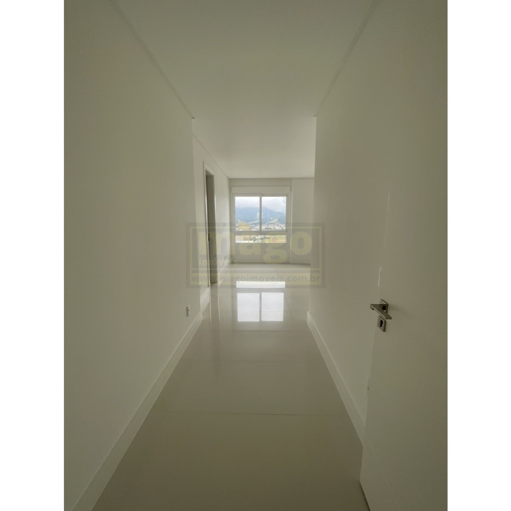 Triplex Frente Mar com 7 suítes em Balneário Camboriú