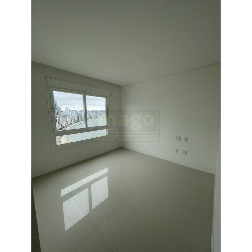 Triplex Frente Mar com 7 suítes em Balneário Camboriú