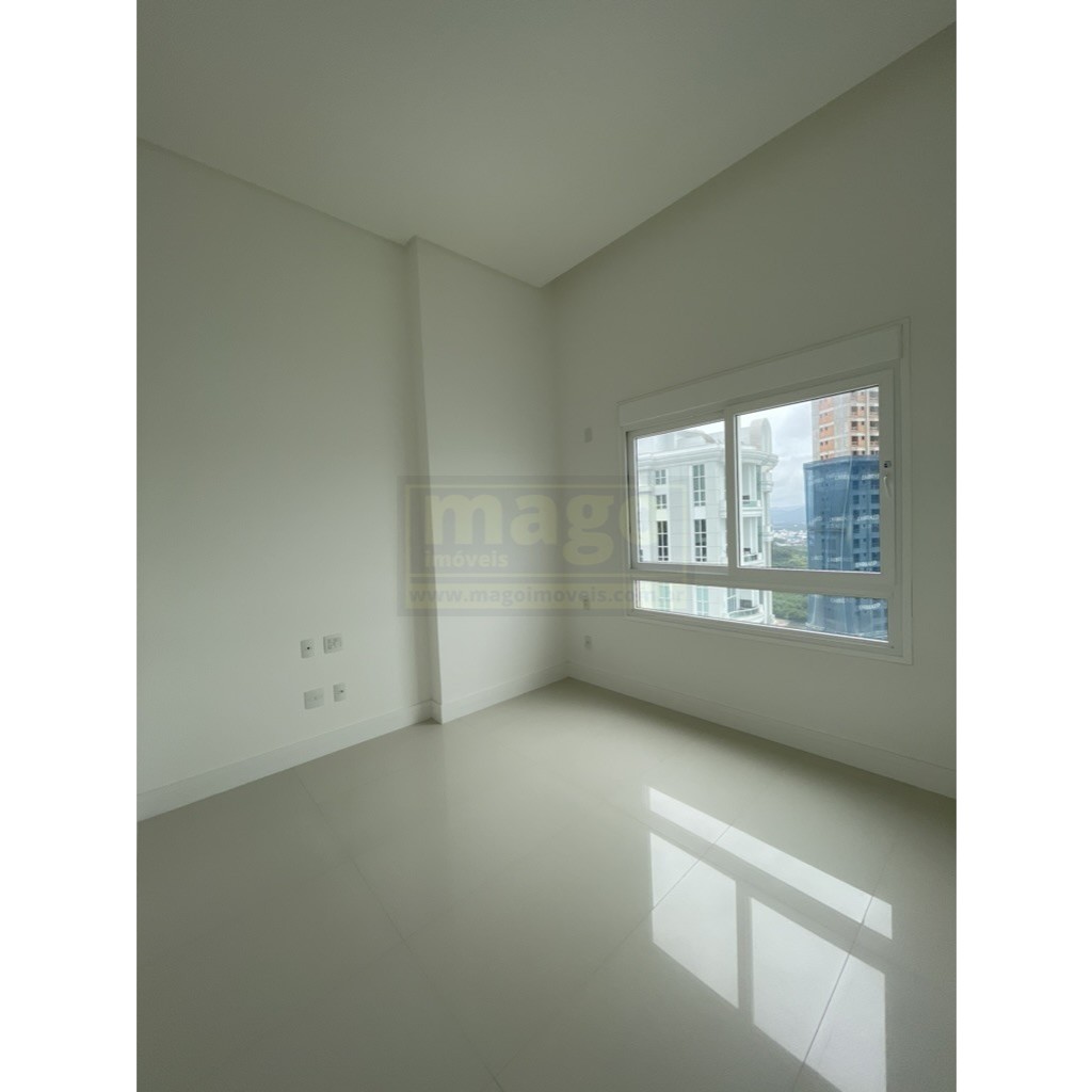 Triplex Frente Mar com 7 suítes em Balneário Camboriú