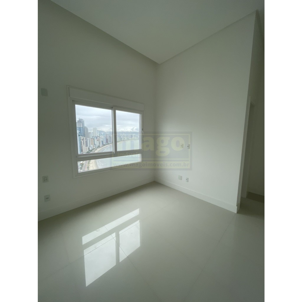 Triplex Frente Mar com 7 suítes em Balneário Camboriú