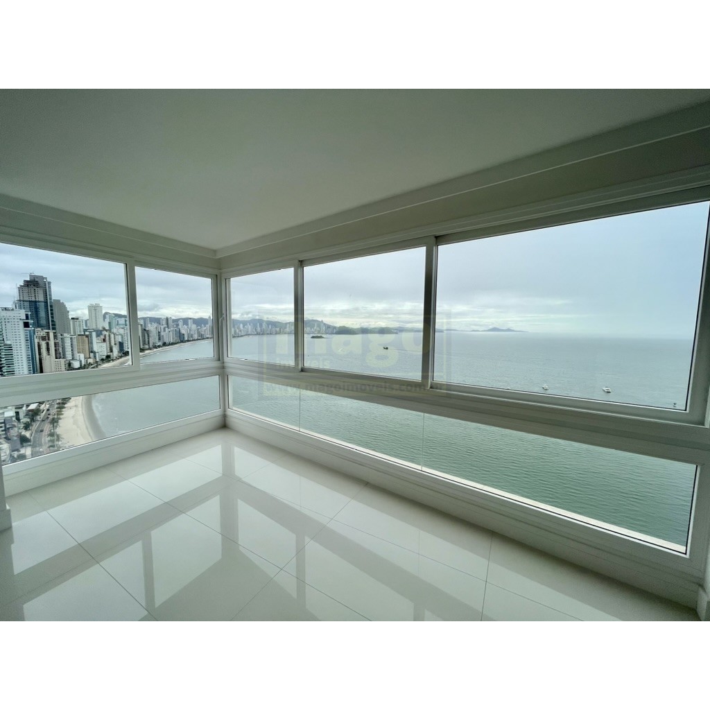 Triplex Frente Mar com 7 suítes em Balneário Camboriú