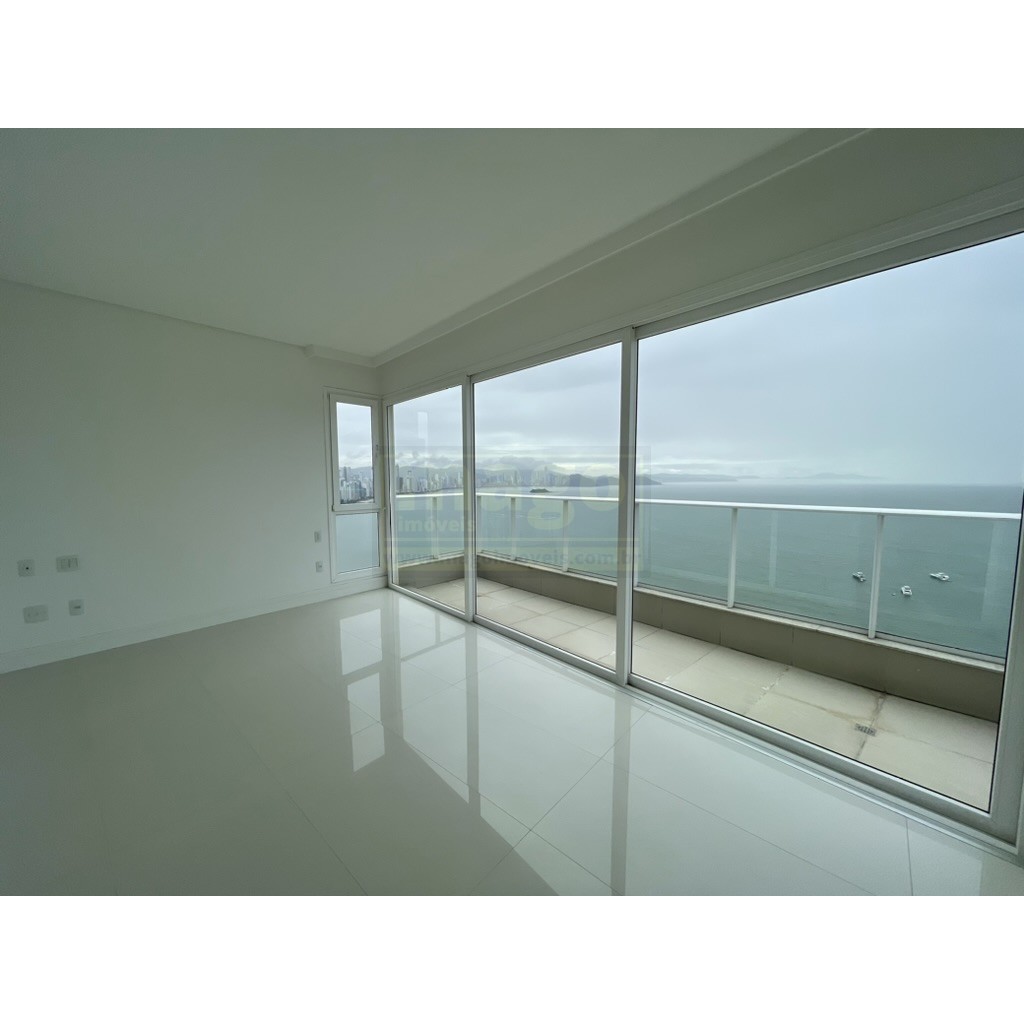 Triplex Frente Mar com 7 suítes em Balneário Camboriú