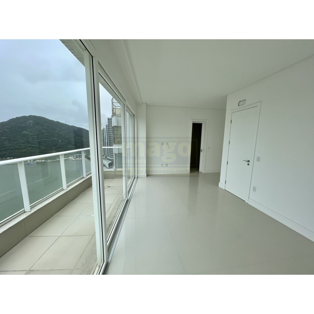 Triplex Frente Mar com 7 suítes em Balneário Camboriú