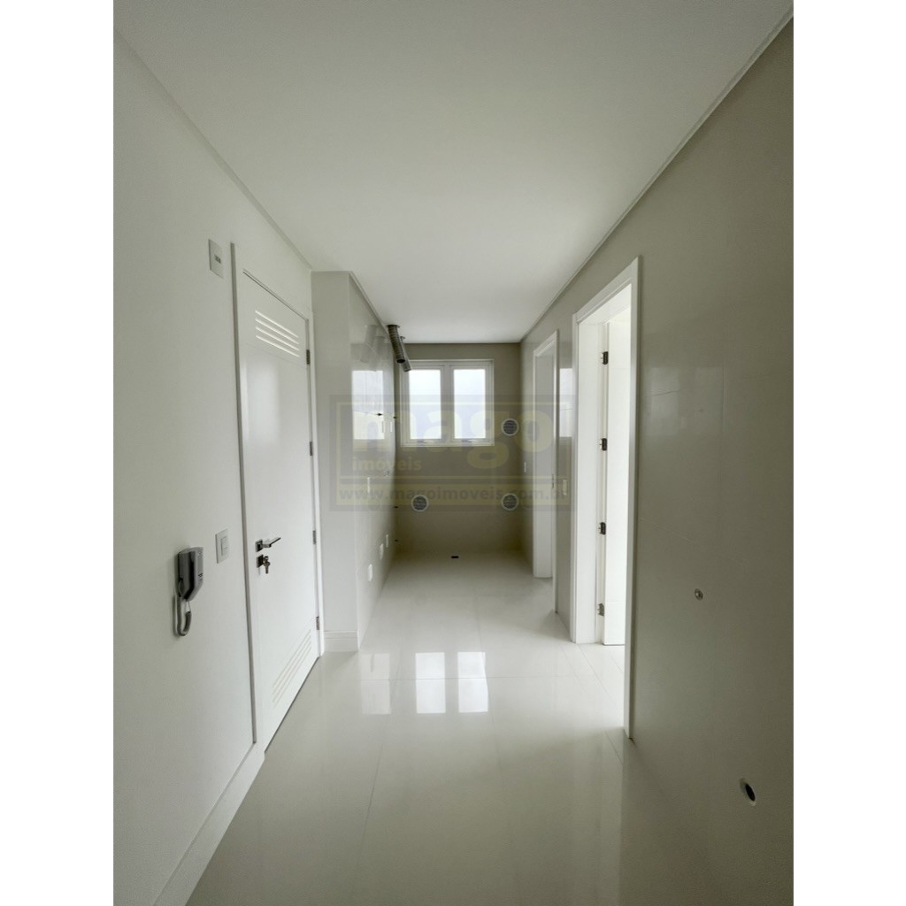 Triplex Frente Mar com 7 suítes em Balneário Camboriú