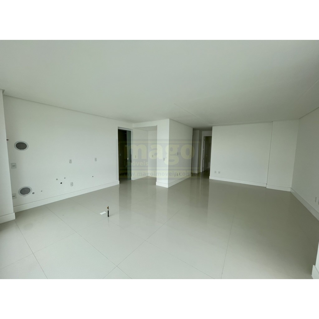 Triplex Frente Mar com 7 suítes em Balneário Camboriú