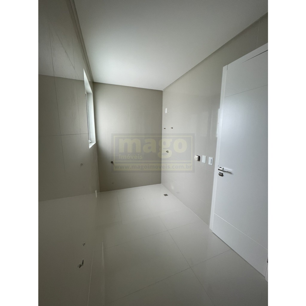 Triplex Frente Mar com 7 suítes em Balneário Camboriú