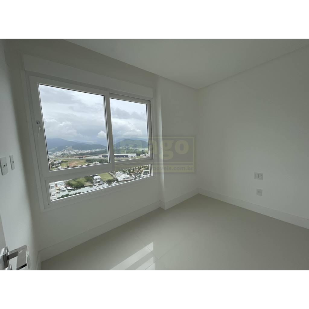Triplex Frente Mar com 7 suítes em Balneário Camboriú