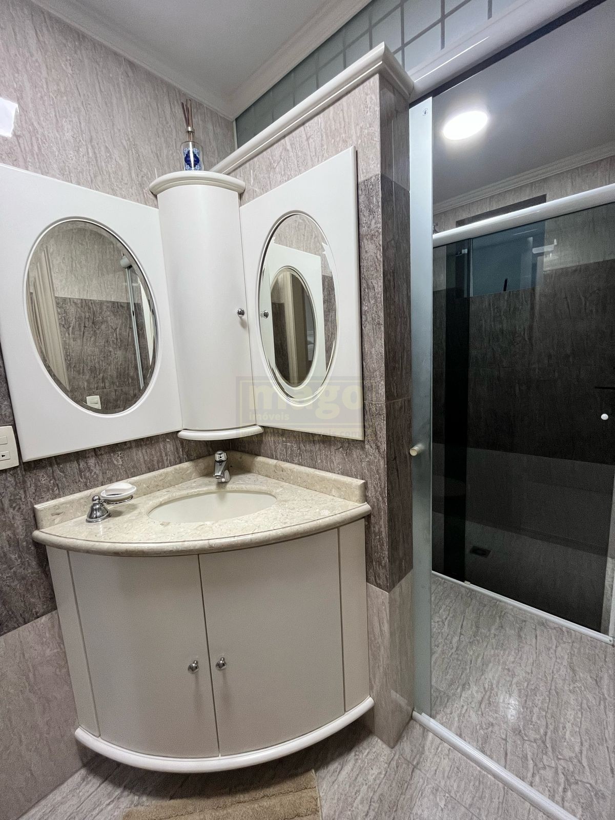 Apartamento 3 suítes para venda no bairro Barra Sul em Balneário Camboriú