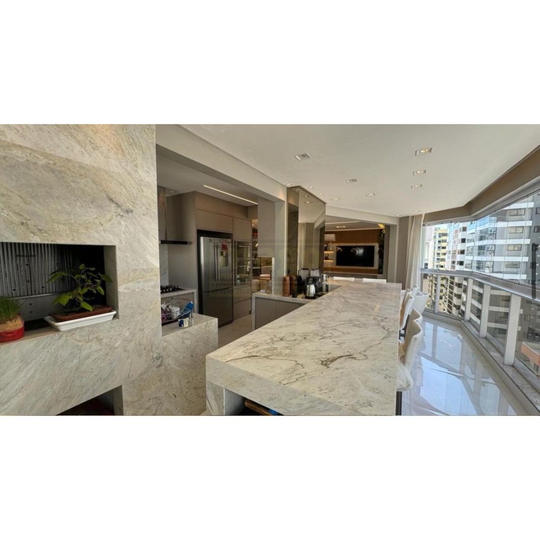 Apartamento para Venda no bairro Meia Praia em Itapema