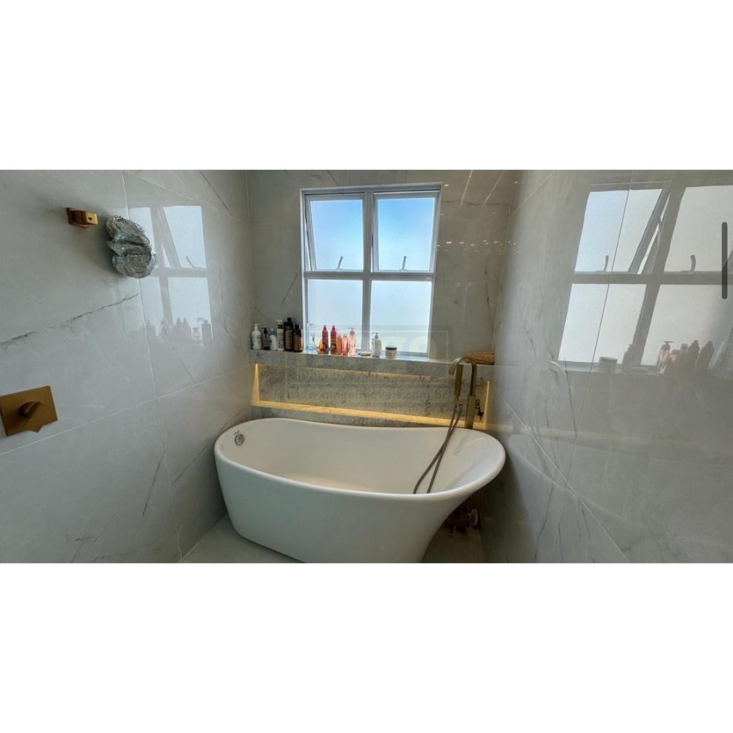 Apartamento para Venda no bairro Meia Praia em Itapema