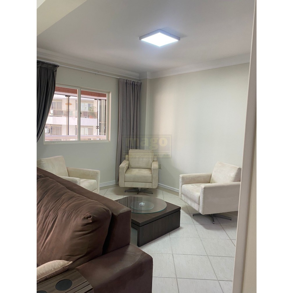 Apartamento quadra mar com 2 vagas de garagem 