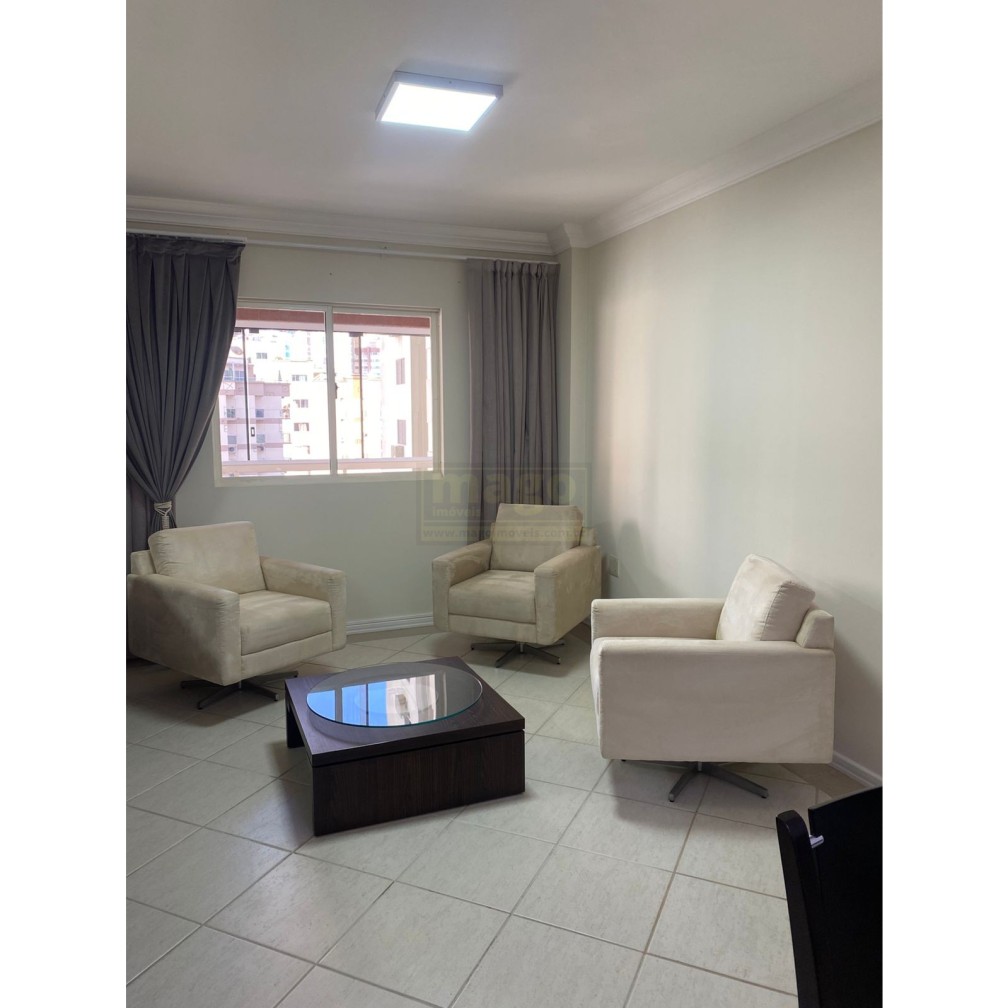 Apartamento quadra mar com 2 vagas de garagem 