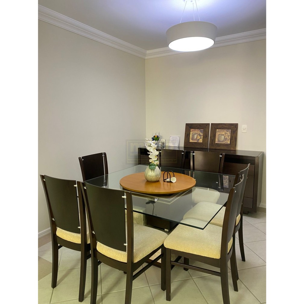 Apartamento quadra mar com 2 vagas de garagem 