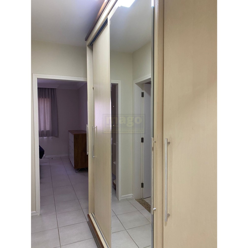Apartamento quadra mar com 2 vagas de garagem 