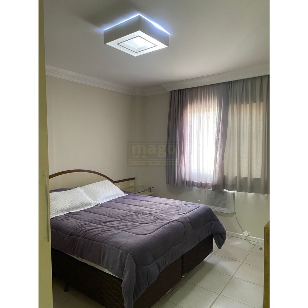 Apartamento quadra mar com 2 vagas de garagem 