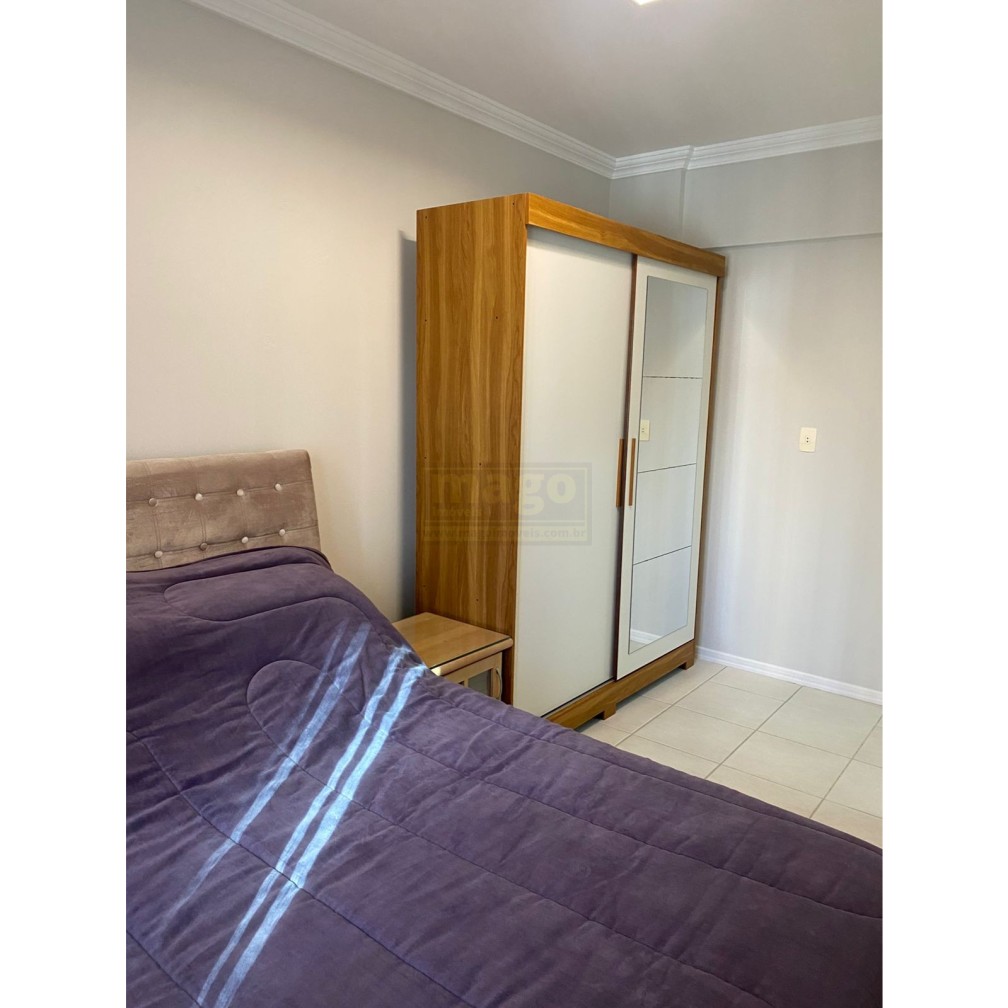 Apartamento quadra mar com 2 vagas de garagem 